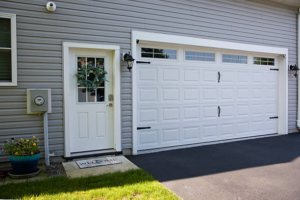 24/7 Emergency Garage Door Panel Replacement experts in La Palma, CA